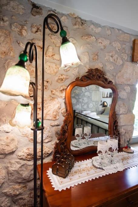 La casa di Bella a tradional stone house with barbecue Villa Karia  Bagian luar foto
