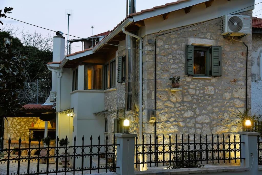 La casa di Bella a tradional stone house with barbecue Villa Karia  Bagian luar foto