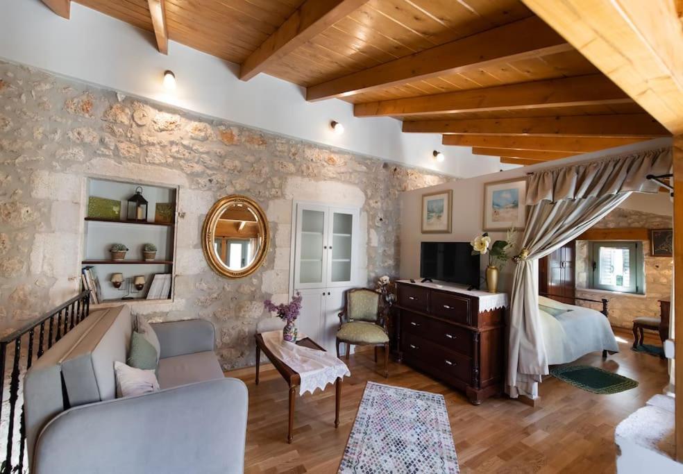 La casa di Bella a tradional stone house with barbecue Villa Karia  Bagian luar foto