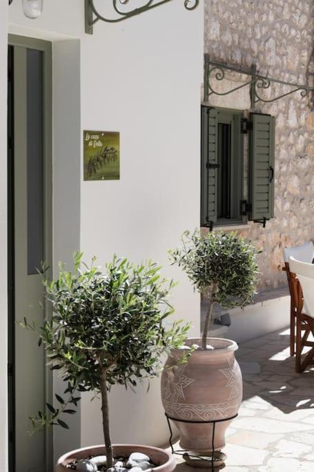 La casa di Bella a tradional stone house with barbecue Villa Karia  Bagian luar foto