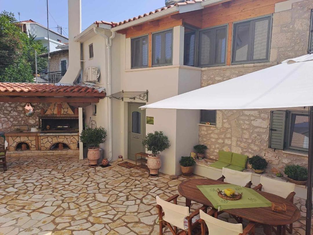 La casa di Bella a tradional stone house with barbecue Villa Karia  Bagian luar foto