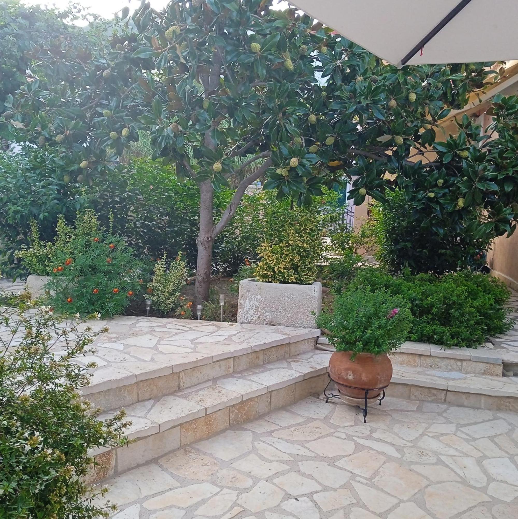 La casa di Bella a tradional stone house with barbecue Villa Karia  Bagian luar foto